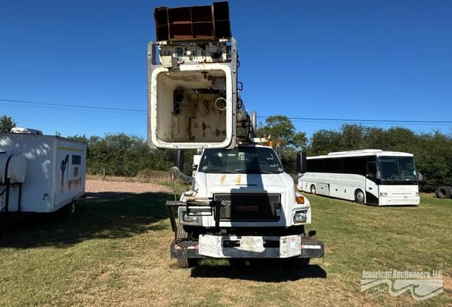 Image of GMC C8500 equipment image 2