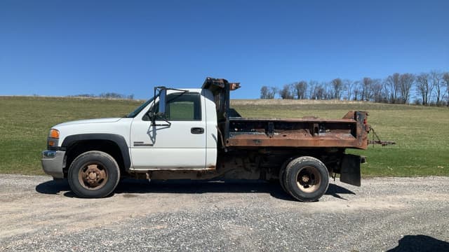 Image of GMC 3500 equipment image 1