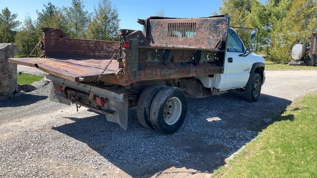 Image of GMC 3500 equipment image 4