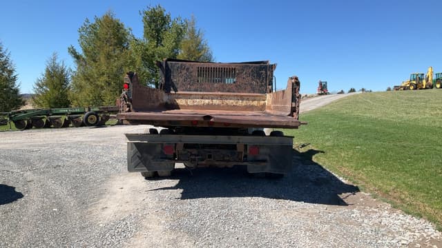 Image of GMC 3500 equipment image 3