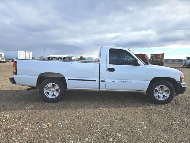 Image of GMC 1500 equipment image 4