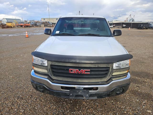 Image of GMC 1500 equipment image 2