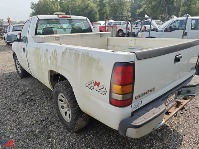 Image of GMC 1500 equipment image 2