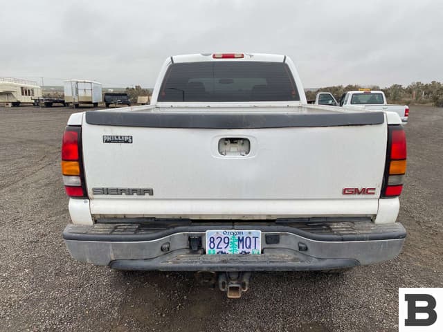 Image of GMC 2500 equipment image 3