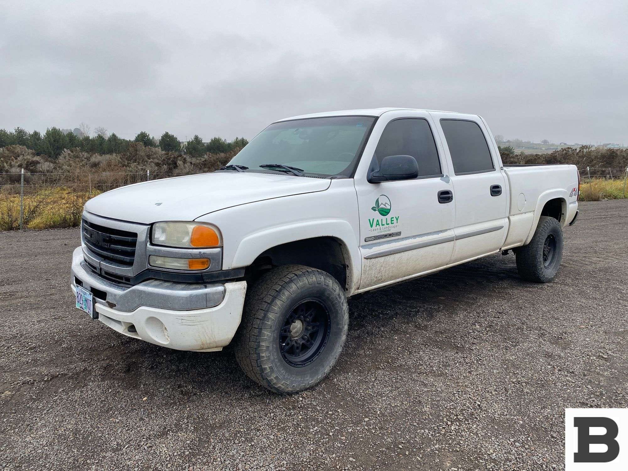 2006 GMC 2500 Equipment Image0