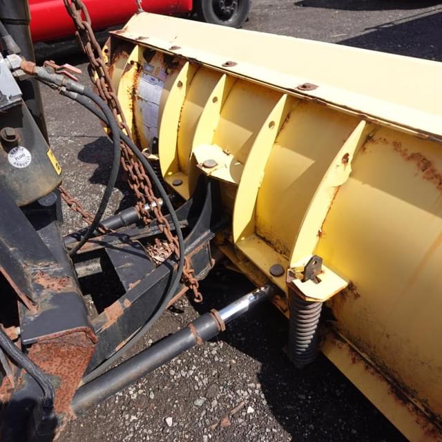 Image of GMC 2500 equipment image 3