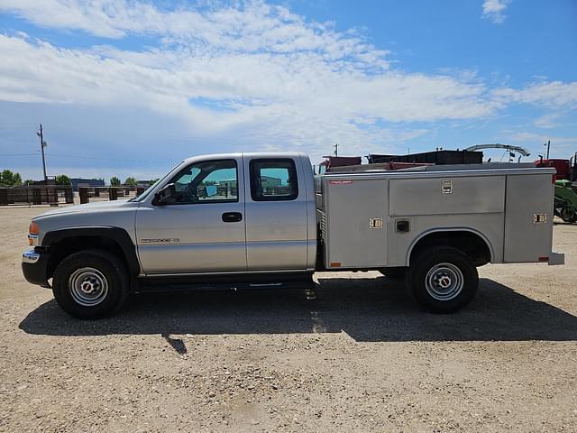 Image of GMC 2500 equipment image 3