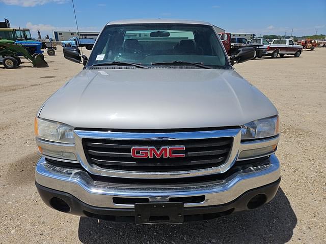 Image of GMC 2500 equipment image 1