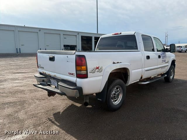 Image of GMC 2500HD equipment image 4