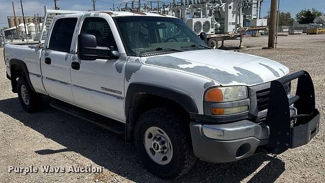 Image of GMC 2500HD equipment image 2