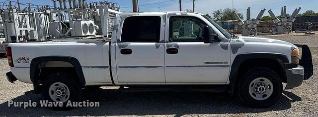 Image of GMC 2500HD equipment image 3