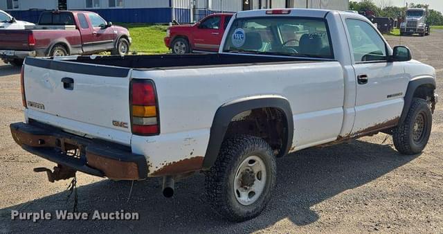 Image of GMC 2500HD equipment image 4