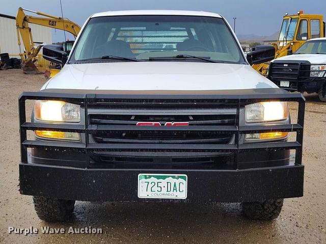 Image of GMC 3500 equipment image 1