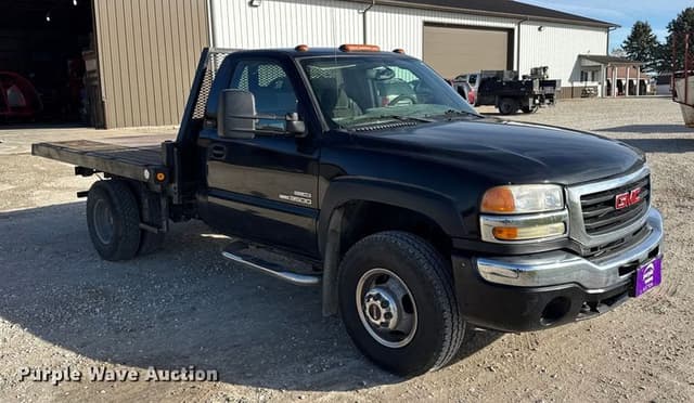 Image of GMC 3500 equipment image 2