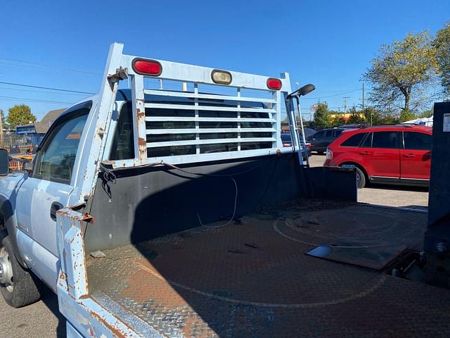 Image of GMC Sierra equipment image 4