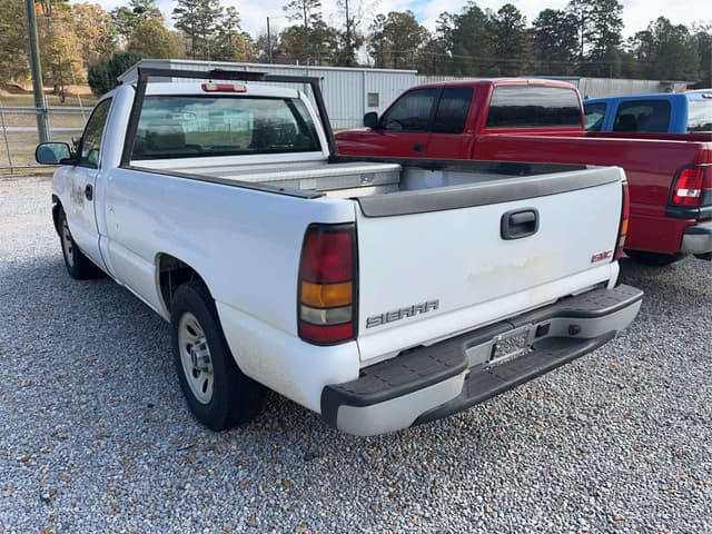 Image of GMC Sierra equipment image 4