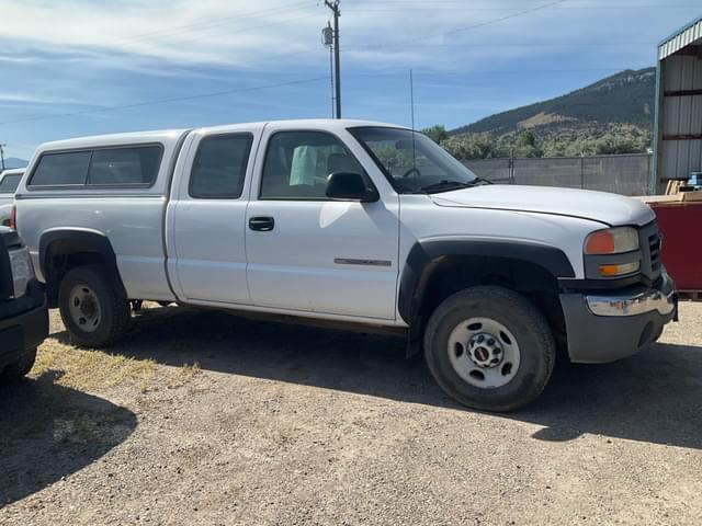 Image of GMC 2500HD equipment image 3