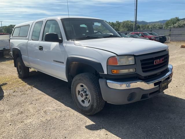 Image of GMC 2500HD equipment image 2