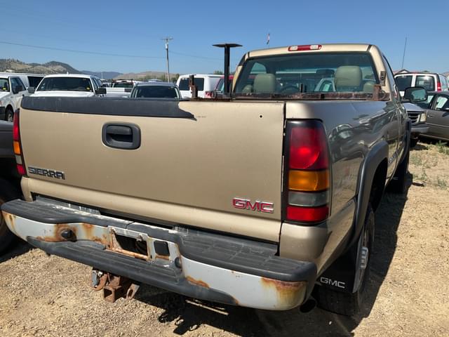 Image of GMC 2500HD equipment image 4