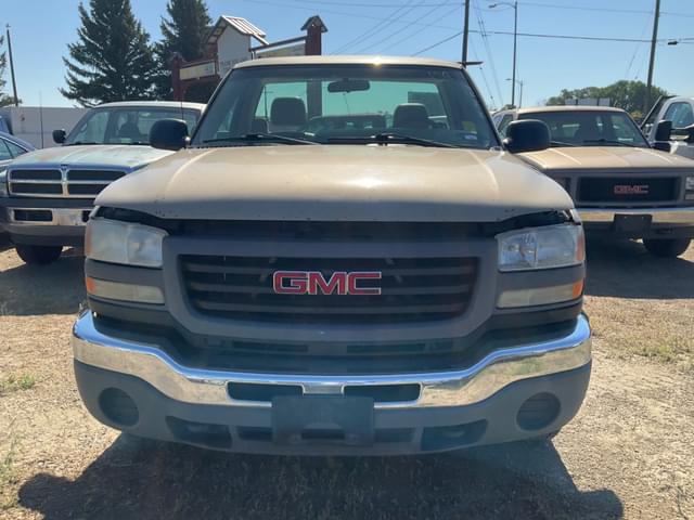 Image of GMC 2500HD equipment image 1