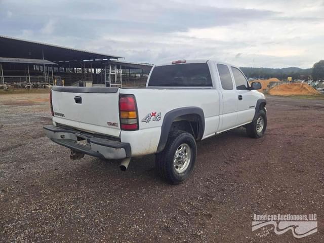 Image of GMC Sierra equipment image 4