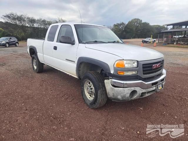 Image of GMC Sierra equipment image 2