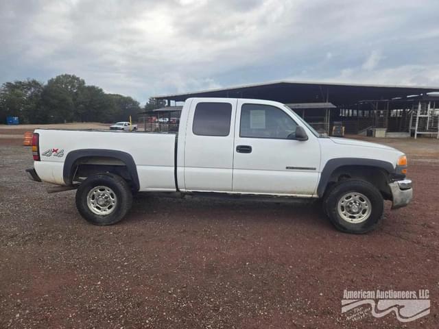 Image of GMC Sierra equipment image 3