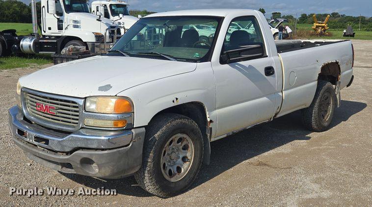 Image of GMC Sierra 1500 Primary image