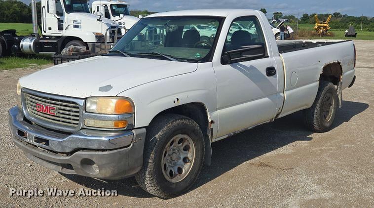 2006 GMC Sierra 1500 Equipment Image0