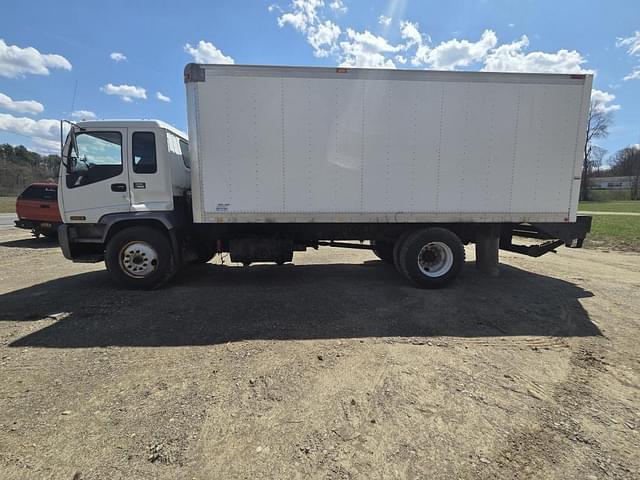 Image of GMC T7500 equipment image 1