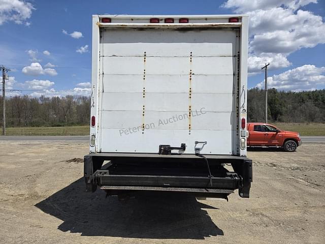 Image of GMC T7500 equipment image 3