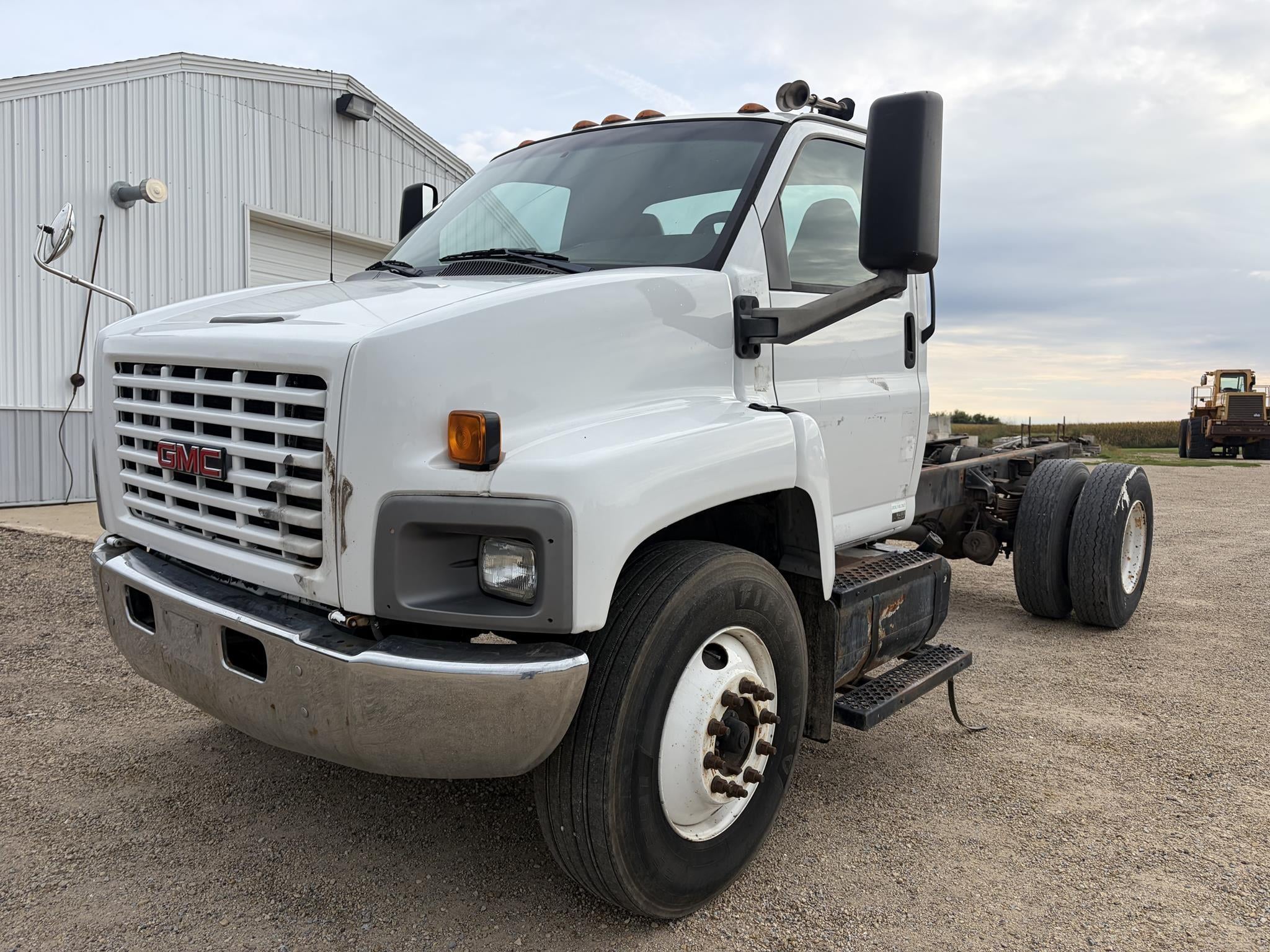 2006 GMC TopKick C6500 Equipment Image0