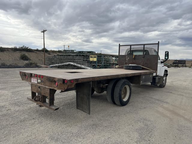 Image of GMC TopKick C6500 equipment image 4