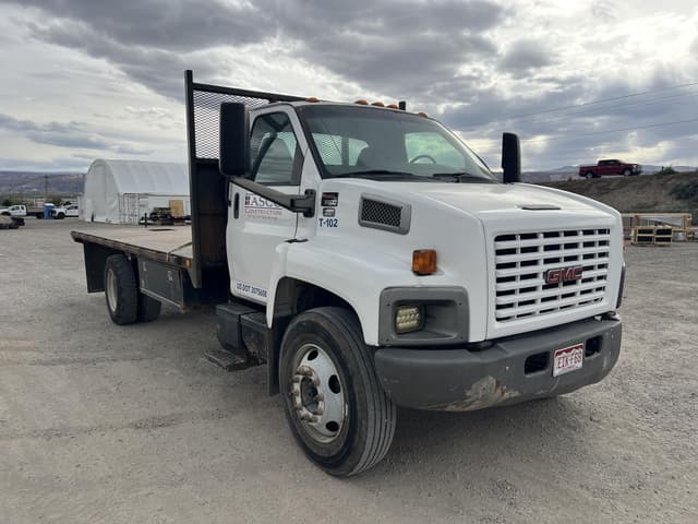 Image of GMC TopKick C6500 equipment image 2