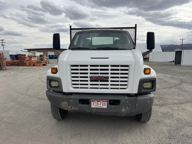 Image of GMC TopKick C6500 equipment image 1