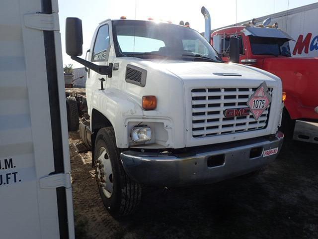 Image of GMC Topkick C7500 equipment image 2