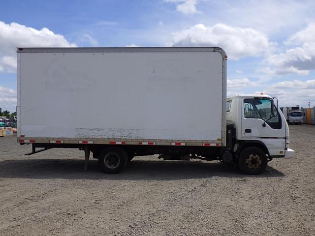 Image of GMC W3500 equipment image 2