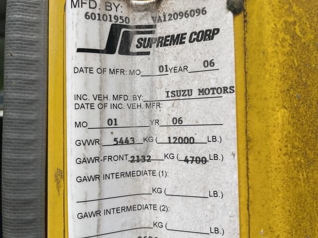 Image of GMC W3500 equipment image 2