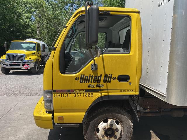 Image of GMC W3500 equipment image 1