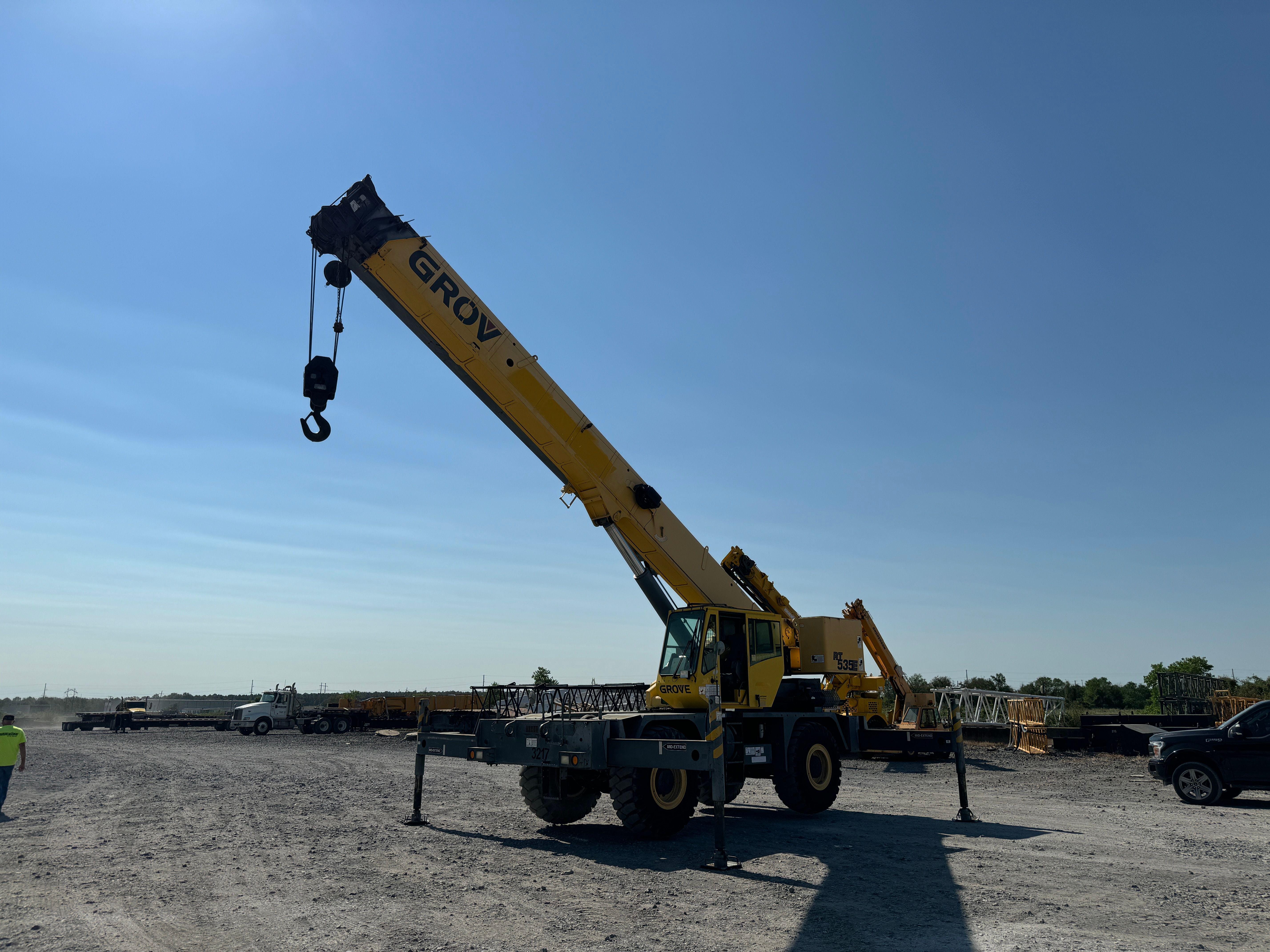 Main image Grove RT535E