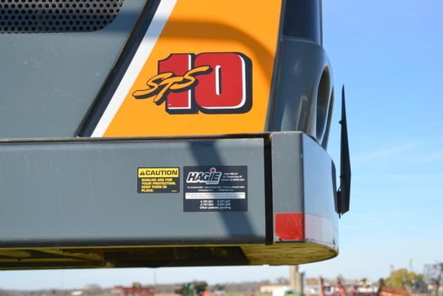 Image of Hagie STS10 equipment image 4