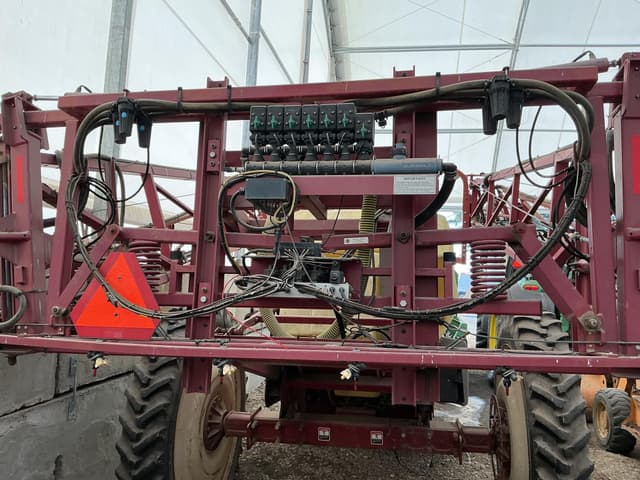 Image of Hardi Commander 4400 equipment image 2