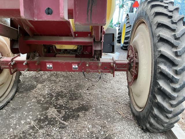 Image of Hardi Commander 4400 equipment image 3