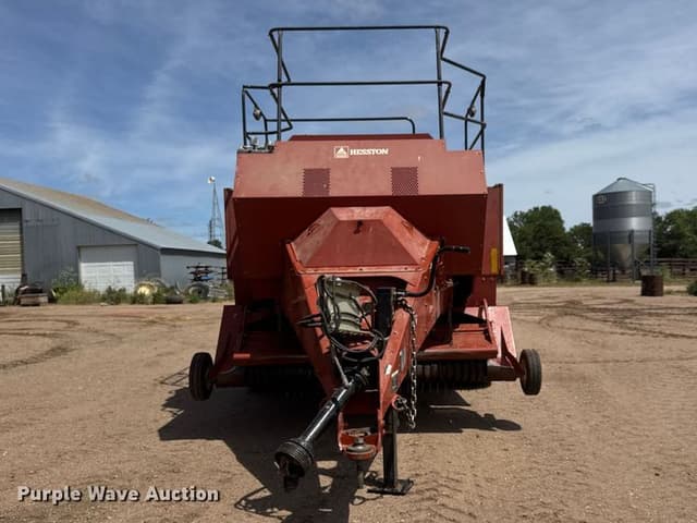 Image of Hesston 4790 equipment image 1