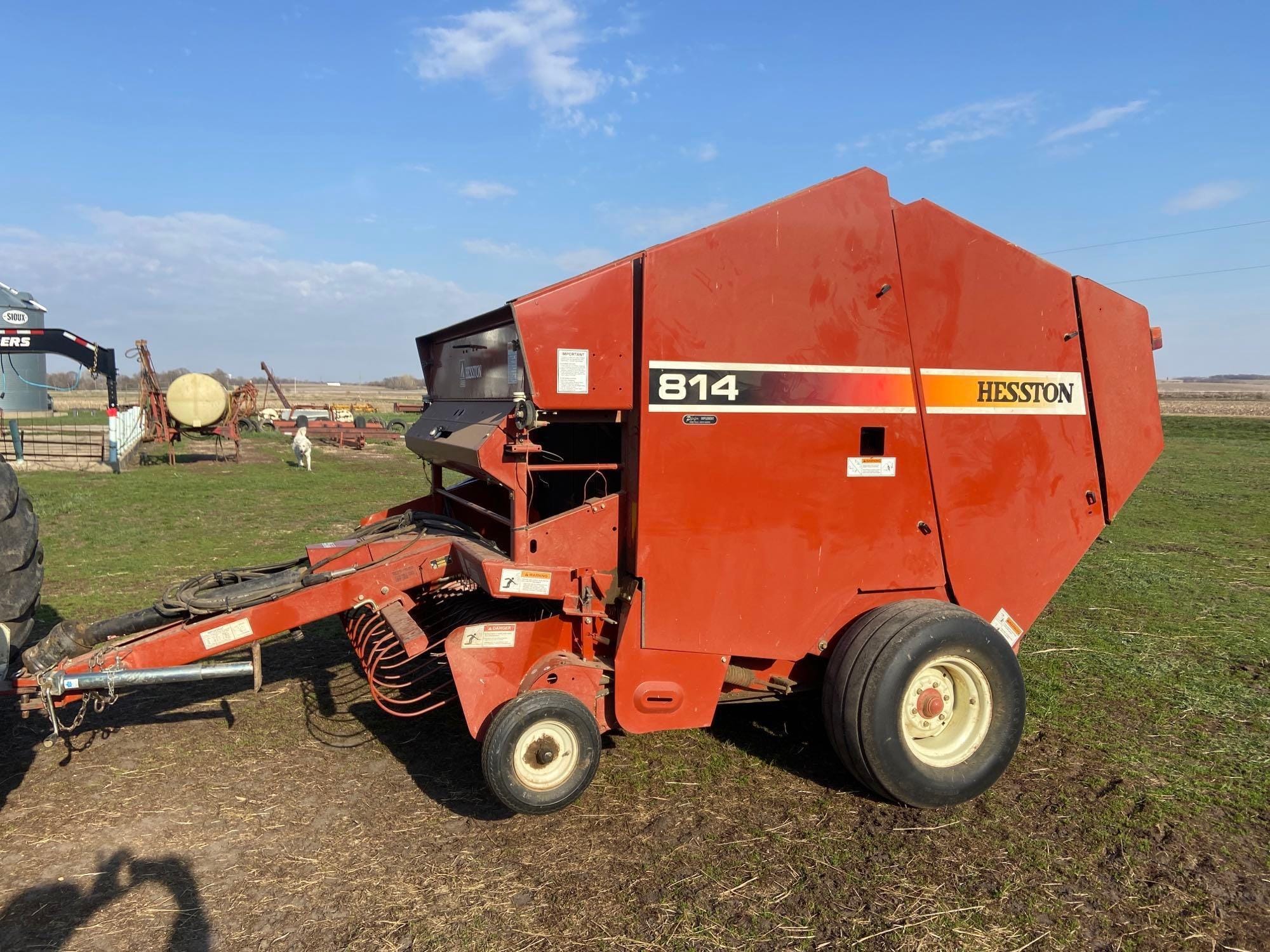 Main image Hesston 814