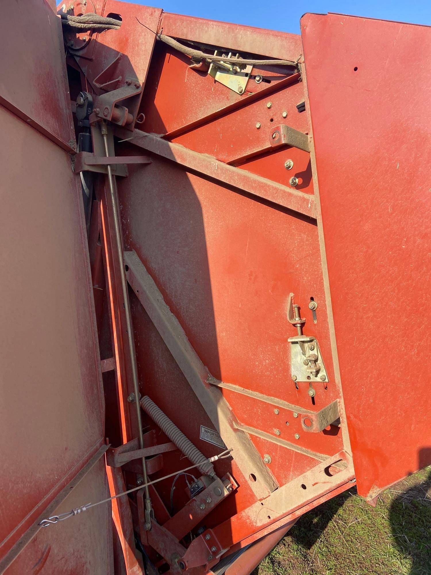 Main image Hesston 814 16