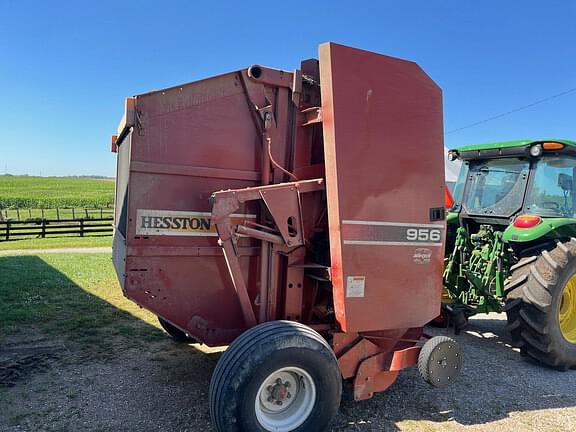 Image of Hesston 956 equipment image 3