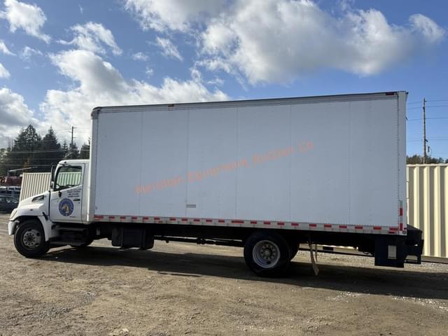 Image of Hino 268 equipment image 3