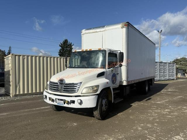 Image of Hino 268 equipment image 1