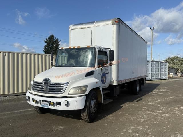 Image of Hino 268 equipment image 2